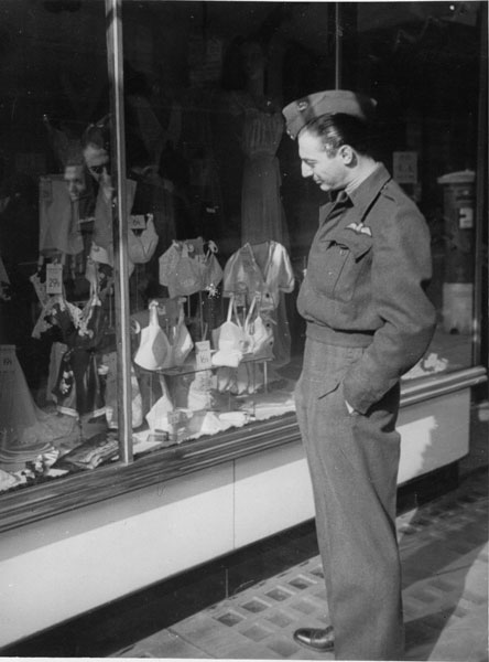 19410101Cliff3Shopping.jpg