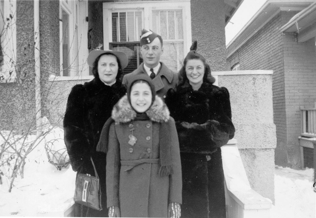 BerthaBernsteinSilverman,DaughterPearlSilvermanHerson,RuthPaullShier,CliffordShnier.jpg